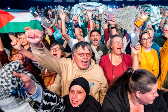 ΜέΡΑ25: «Μποϊκοτάζ στο πλυντήριο της Eurovision - Δεν τραγουδάμε με γενοκτόνους»